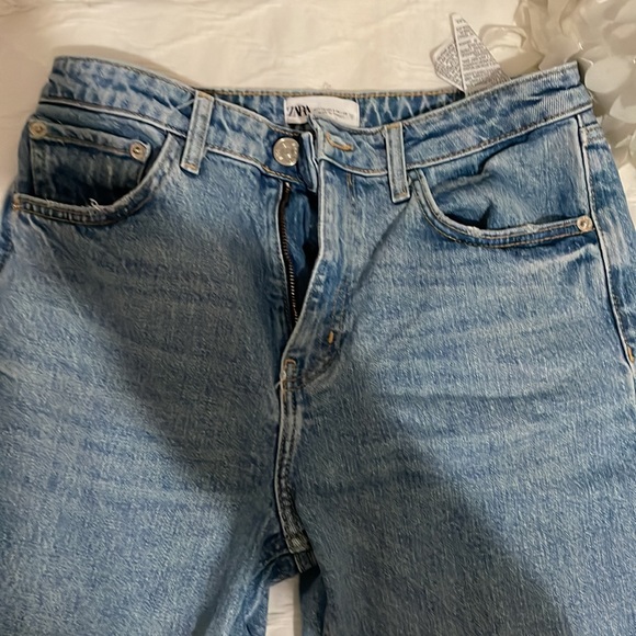 Zara Straight Jeans - Picture 3 of 6